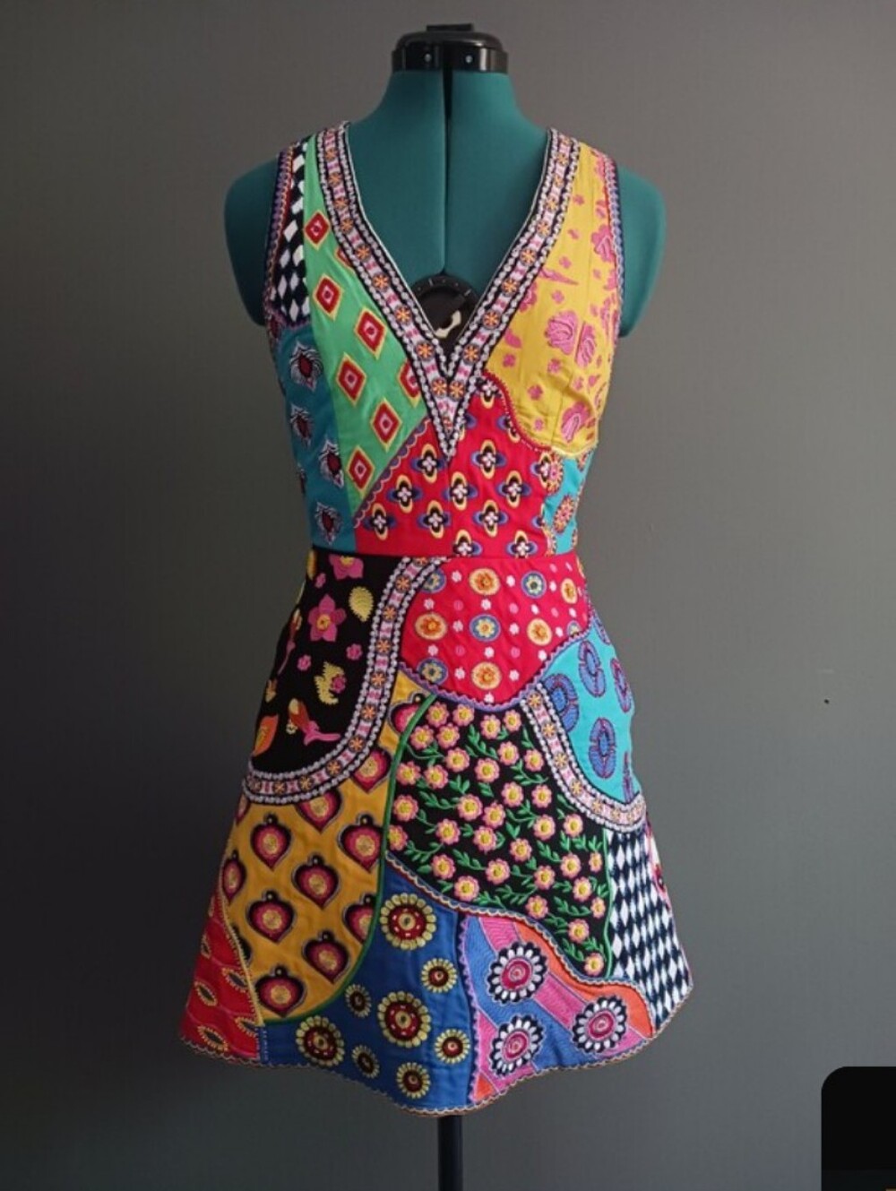 Al8ce + Olivia Tennie Patchwork Beaded Embroidery Halter Dress Size 0.